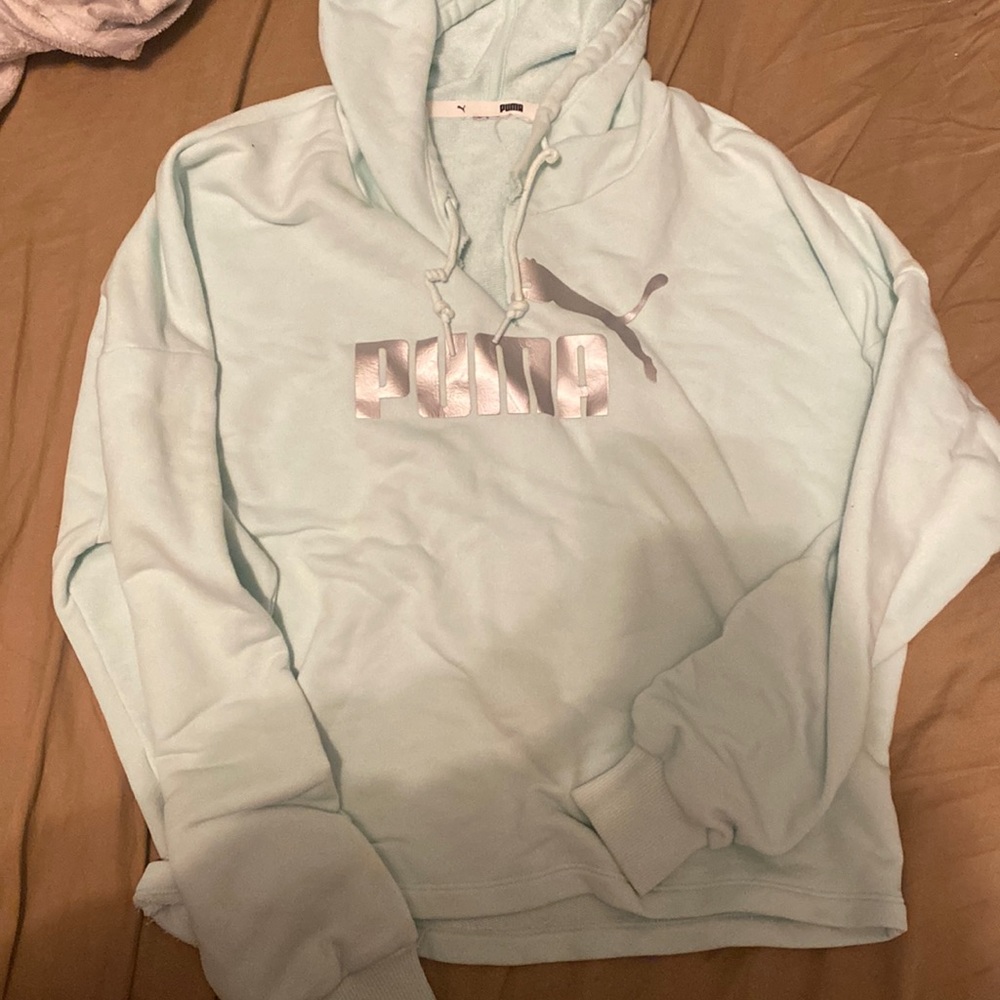 Cropped Light Blue Puma Hoodie V-neck